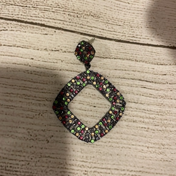 EUC multi-colored earrings - Picture 2 of 3
